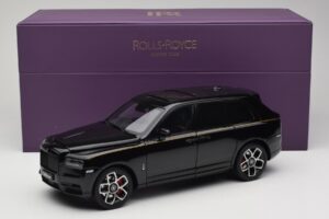 Rolls-Royce Cullinan Nero Con Gold Coachline & Shadow Wheels OEM 1:18 028-15A Pressofusione — immagine 8 di 8