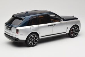 Rolls-Royce Cullinan Blu & Argento Bicolore OEM 1:18 028-16B Pressofusione — immagine 3 di 8
