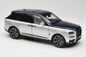 Rolls-Royce Cullinan Blu & Argento Bicolore OEM 1:18 028-16B Pressofusione — immagine 6 di 8