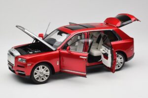 Rolls-Royce Cullinan Rosso Con Shadow Wheels OEM 1:18 028-18A Pressofusione — immagine 2 di 8