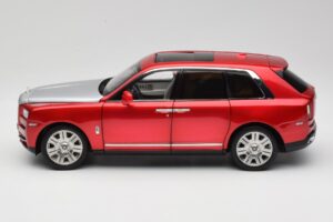 Rolls-Royce Cullinan Rosso Con Shadow Wheels OEM 1:18 028-18A Pressofusione — immagine 4 di 8