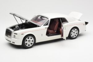 Rolls-Royce Phantom Coupe English Bianco Argento Kyosho 1:18 08861EW Pressofusione — immagine 2 di 8