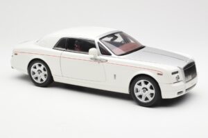 Rolls-Royce Phantom Coupe English Bianco Argento Kyosho 1:18 08861EW Pressofusione — immagine 6 di 8