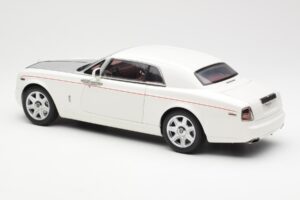 Rolls-Royce Phantom Coupe English Bianco Argento Kyosho 1:18 08861EW Pressofusione — immagine 7 di 8