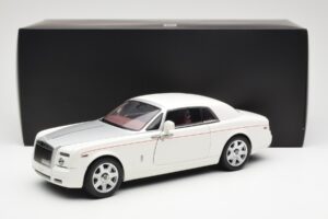 Rolls-Royce Phantom Coupe English Bianco Argento Kyosho 1:18 08861EW Pressofusione — immagine 8 di 8