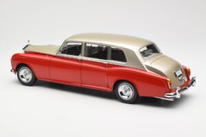 Rolls-Royce Phantom VI Rosso Beige Chiaro Kyosho 1:18 08905RLB Pressofusione — immagine 7 di 8