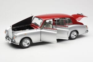 Rolls-Royce Phantom VI Argento Rosso Kyosho 1:18 08905SR Pressofusione — immagine 2 di 8