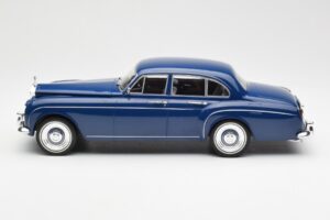 Rolls-Royce Silver Cloud III Flying Spur Mulliner RHD Blu Scuro MCG 1:18 MCG18124 Pressofusione — immagine 3 di 6