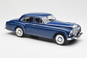 Rolls-Royce Silver Cloud III Flying Spur Mulliner RHD Blu Scuro MCG 1:18 MCG18124 Pressofusione — immagine 4 di 6