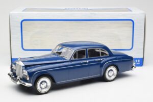 Rolls-Royce Silver Cloud III Flying Spur Mulliner RHD Blu Scuro MCG 1:18 MCG18124 Pressofusione — immagine 6 di 6