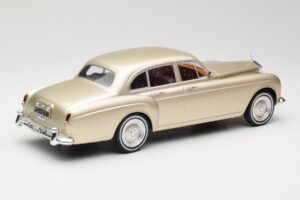Rolls-Royce Silver Cloud III Flying Spur H.J. Mulliner Oro MCG 1:18 MCG18058 Pressofusione — immagine 2 di 6
