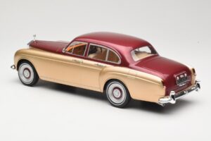Rolls-Royce Silver Cloud III Flying Spur H.J. Mulliner Rosso & Oro MCG 1:18 MCG18132 Pressofusione — immagine 5 di 6