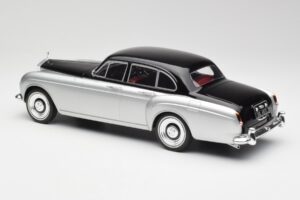 Rolls-Royce Silver Cloud III Mulliner Argento & Nero MCG 1:18 MCG18128 Pressofusione — immagine 5 di 6