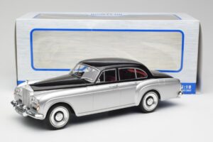Rolls-Royce Silver Cloud III Mulliner Argento & Nero MCG 1:18 MCG18128 Pressofusione — immagine 6 di 6