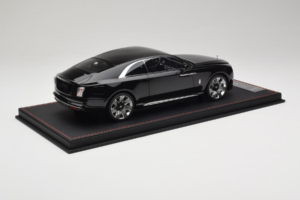 Rolls-Royce Spectre Nero Df Model 1:18 REMC017 Resina — immagine 3 di 6