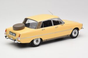 Rover 3500 V8 P6 Crema MCG 1:18 MCG18046 Pressofusione — immagine 2 di 6