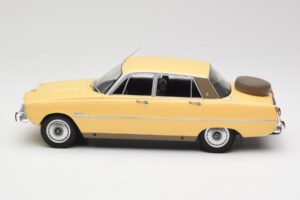 Rover 3500 V8 P6 Crema MCG 1:18 MCG18046 Pressofusione — immagine 3 di 6