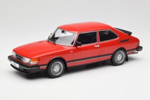 Saab 900 GL Rosso MCG 1:18 MCG18340 Pressofusione