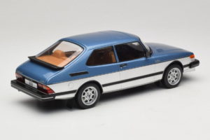 Saab 900 Turbo Blue Metallic MCG 1:18 MCG18261MCW Pressofusione — immagine 2 di 6
