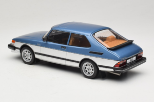 Saab 900 Turbo Blue Metallic MCG 1:18 MCG18261MCW Pressofusione — immagine 5 di 6