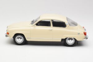 Saab 96 V4 Beige MCG 1:18 MCG18059 Pressofusione — immagine 3 di 6