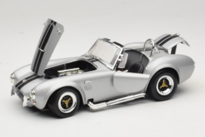 Shelby Cobra 427S/C Argento Con Strisce Nere Road Signature 1:18 92058 Pressofusione — immagine 2 di 8