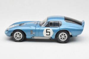 Shelby Cobra Daytona Coupe #5 D. Gurney / B. Bondurant 24 Hours of Le Mans 1964 Exoto 1:18 135190555498 Pressofusione — immagine 4 di 8