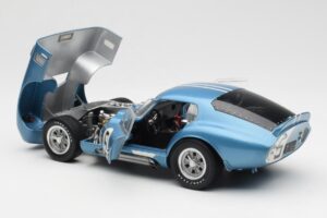 Shelby Cobra Daytona Coupe #5 D. Gurney / B. Bondurant 24 Hours of Le Mans 1964 Exoto 1:18 135190555498 Pressofusione — immagine 5 di 8