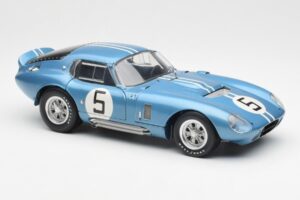 Shelby Cobra Daytona Coupe #5 D. Gurney / B. Bondurant 24 Hours of Le Mans 1964 Exoto 1:18 135190555498 Pressofusione — immagine 6 di 8