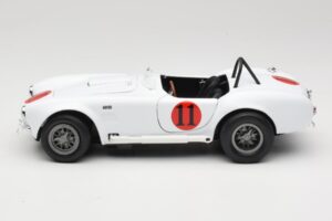 Shelby Cobra 427 S/C Bianco Auto World 1:18 AWSS104 Pressofusione — immagine 4 di 8