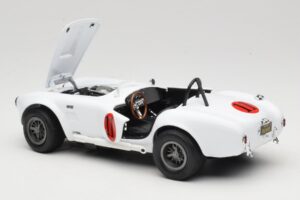 Shelby Cobra 427 S/C Bianco Auto World 1:18 AWSS104 Pressofusione — immagine 5 di 8