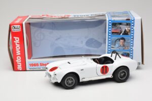 Shelby Cobra 427 S/C Bianco Auto World 1:18 AWSS104 Pressofusione — immagine 8 di 8