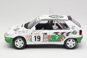 Skoda Felicia Kit Car #19 P. Sibera / P. Gross Tour de Corse 1995 IXO 1:18 18RMC149B Pressofusione — immagine 3 di 6