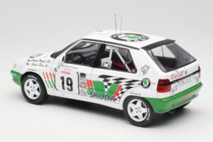 Skoda Felicia Kit Car #19 P. Sibera / P. Gross Tour de Corse 1995 IXO 1:18 18RMC149B Pressofusione — immagine 5 di 6