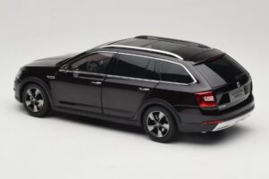 Skoda Octavia Mk4 Combi Marrone Paudi Model 1:18 ZMR000005BRA Pressofusione — immagine 7 di 8