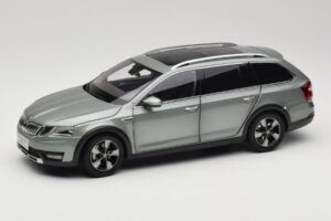Skoda Octavia Mk4 Combi Verde Paudi Model 1:18 ZMR000005GRU Pressofusione