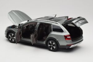 Skoda Octavia Mk4 Combi Verde Paudi Model 1:18 ZMR000005GRU Pressofusione — immagine 5 di 8