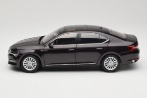 Skoda Superb Mk3 Nero Paudi Model 1:18 ZSS000006BLA Pressofusione — immagine 4 di 8