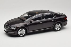 Skoda Superb Mk3 Nero Paudi Model 1:18 ZSS000006BLA Pressofusione