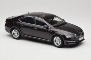 Skoda Superb Mk3 Nero Paudi Model 1:18 ZSS000006BLA Pressofusione — immagine 6 di 8