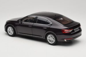 Skoda Superb Mk3 Nero Paudi Model 1:18 ZSS000006BLA Pressofusione — immagine 7 di 8