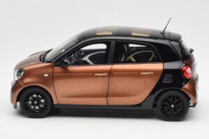Smart Forfour W453 Nero Hazel Marrone Norev 1:18 B66960299 Pressofusione — immagine 4 di 8
