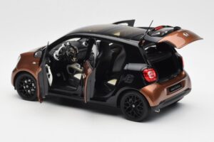 Smart Forfour W453 Nero Hazel Marrone Norev 1:18 B66960299 Pressofusione — immagine 5 di 8