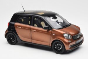 Smart Forfour W453 Nero Hazel Marrone Norev 1:18 B66960299 Pressofusione — immagine 6 di 8