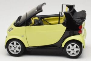 Smart Fortwo 450 Cabrio Giallo Minichamps 1:18 0012889V001C49Q00 Pressofusione — immagine 4 di 8