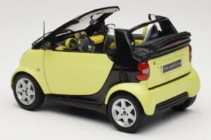 Smart Fortwo 450 Cabrio Giallo Minichamps 1:18 0012889V001C49Q00 Pressofusione — immagine 7 di 8