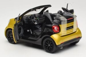 Smart Fortwo 453 Cabriolet Nero E Giallo Norev 1:18 B66960289 Pressofusione — immagine 5 di 8