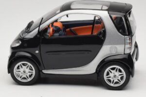 Smart Fortwo Nero Kyosho 1:18 0004830V000C08Q00 Pressofusione — immagine 4 di 8