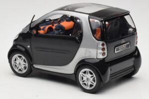 Smart Fortwo Nero Kyosho 1:18 0004830V000C08Q00 Pressofusione — immagine 7 di 8