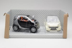 Smart Fortwo Nero & Bianco Maisto 1:18 56045 Pressofusione